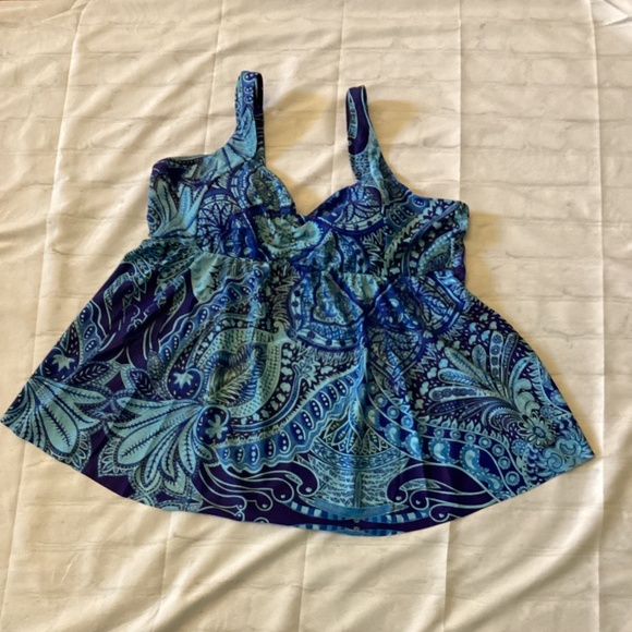 TANKiNI SWIM TOP ( Size: 4XL) ( Color: Multi - Blue Foral) - Picture 1 of 7